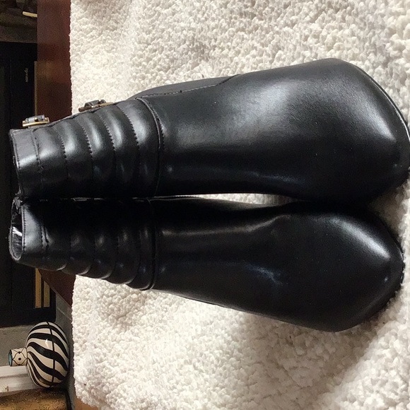 NEW EXPRESSION Black Ankle Boot Side Buckel Size 7 - Picture 1 of 4